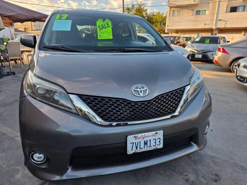 2017 Toyota Sienna SE