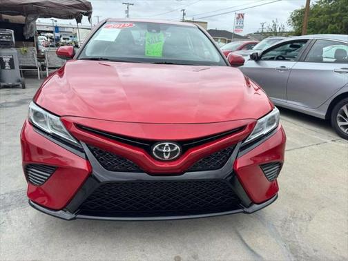 2019 Toyota Camry SE