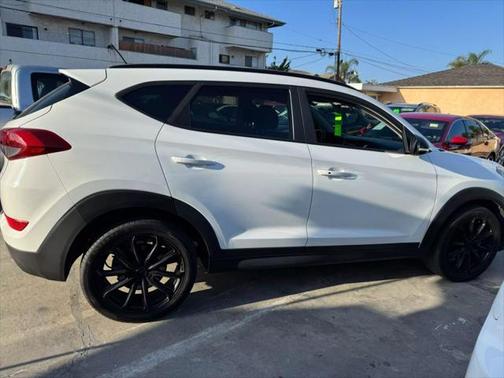 2017 Hyundai TUCSON Night