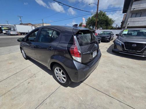 Magnetic Gray Metallic 2016 Toyota Prius c Three