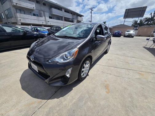 Magnetic Gray Metallic 2016 Toyota Prius c Three