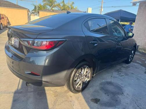2020 Toyota Yaris Sedan LE