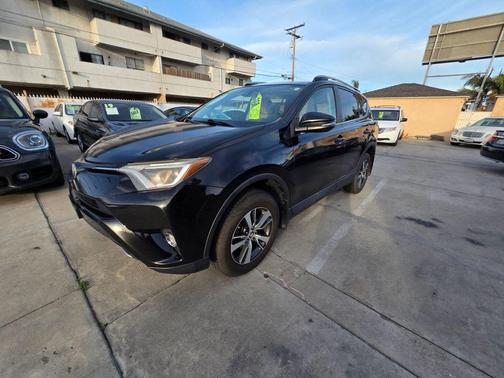 2017 Toyota RAV4 XLE