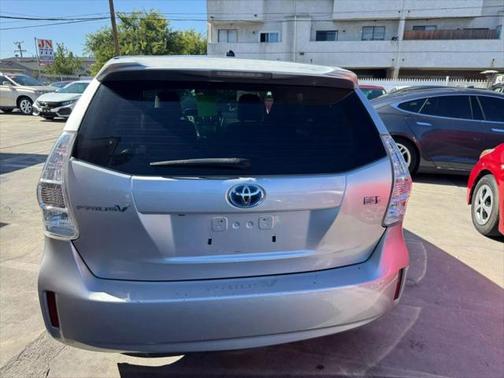 2014 Toyota Prius v Two