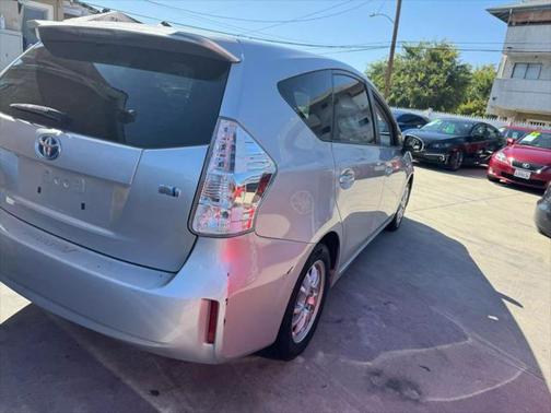 2014 Toyota Prius v Two