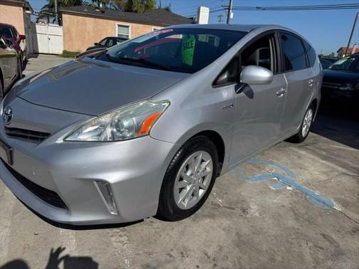 2014 Toyota Prius v Two