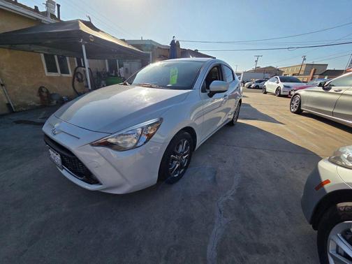 2019 Toyota Yaris Sedan LE