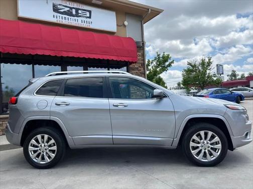 2017 Jeep Cherokee Overland