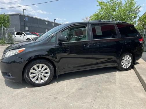 2014 Toyota Sienna XLE