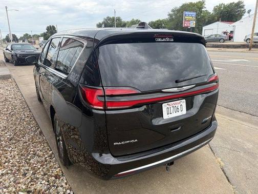 2022 Chrysler Pacifica Hybrid Touring L