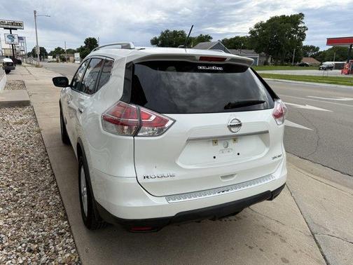 Moonlight White 2015 Nissan Rogue SV