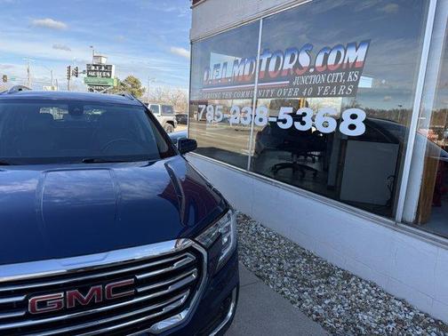 2023 GMC Terrain SLT