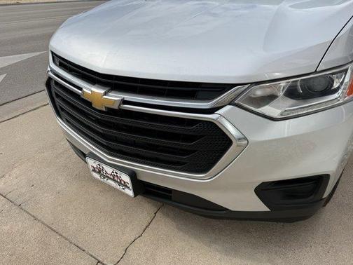 Silver Ice Metallic 2019 Chevrolet Traverse LS