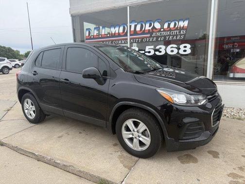 Mosaic Black Metallic 2020 Chevrolet Trax LS