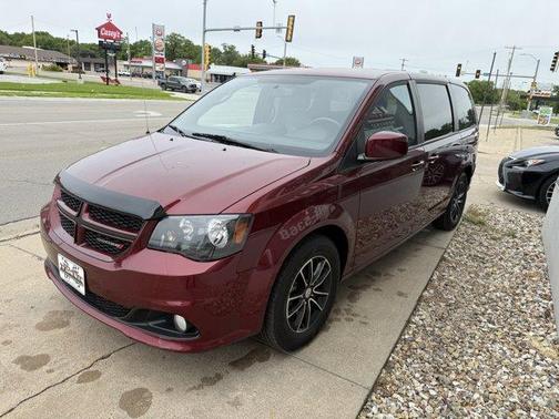 Octane Red Pearlcoat 2018 Dodge Grand Caravan GT
