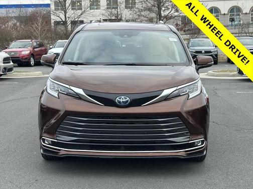 2023 Toyota Sienna Limited 7-Passenger