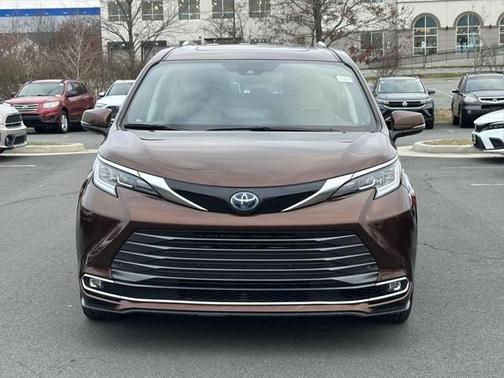 2023 Toyota Sienna Limited 7-Passenger