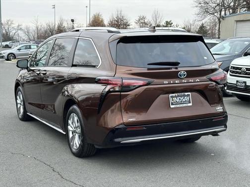 2023 Toyota Sienna Limited 7-Passenger