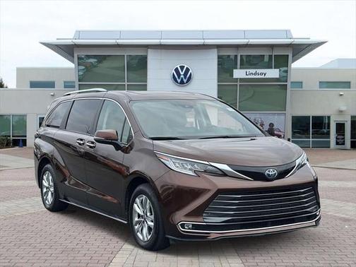 2023 Toyota Sienna Limited 7-Passenger