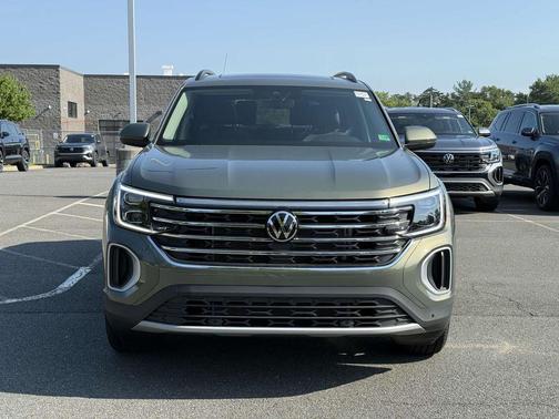 2025 Volkswagen Atlas 2.0T SE w/Technology 4MOTION