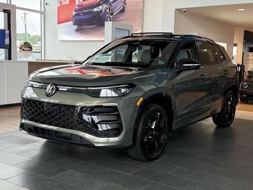 2025 Volkswagen Tiguan 2.0T SE R-Line Black 4MOTION