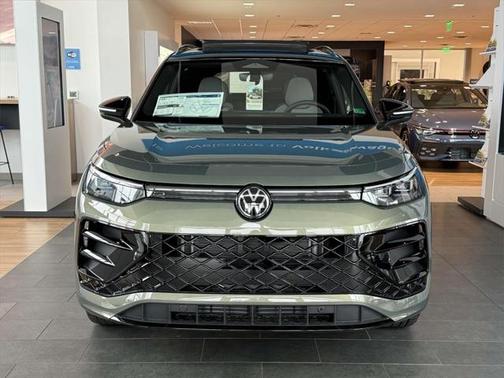 2025 Volkswagen Tiguan 2.0T SE R-Line Black 4MOTION