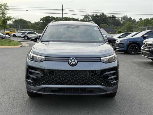 2025 Volkswagen Tiguan 2.0T SE R-Line Black 4MOTION