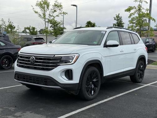 2025 Volkswagen Atlas 2.0T SE w/Technology 4MOTION