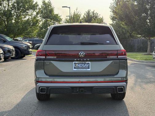 2025 Volkswagen Atlas 2.0T Peak Edition