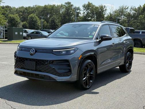 2025 Volkswagen Tiguan 2.0T SE R-Line Black 4MOTION