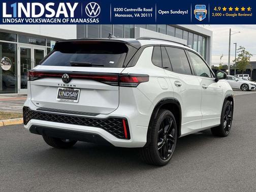 2025 Volkswagen Tiguan 2.0T SE R-Line Black