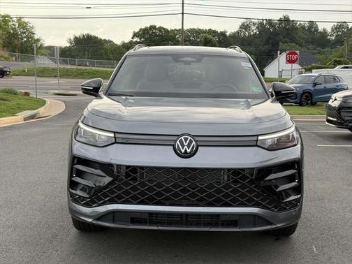 2025 Volkswagen Tiguan 2.0T SE R-Line Black 4MOTION