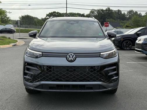2025 Volkswagen Tiguan 2.0T SE R-Line Black 4MOTION