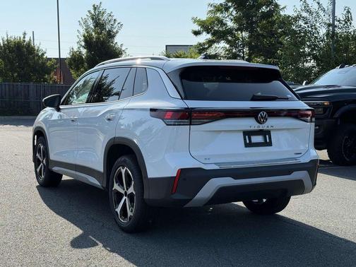2025 Volkswagen Tiguan 2.0T SE 4MOTION