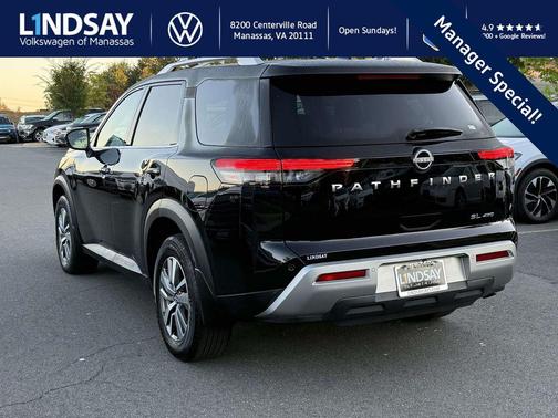 2022 Nissan Pathfinder SL 4WD