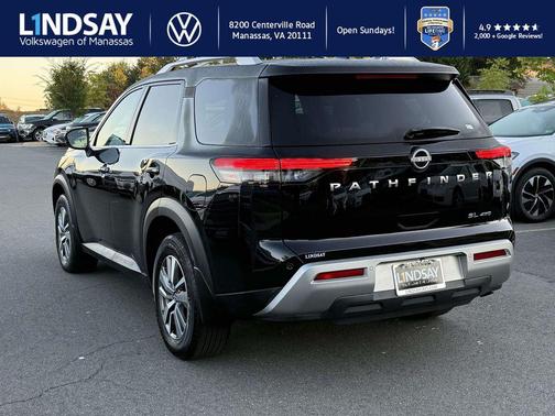 2022 Nissan Pathfinder SL 4WD