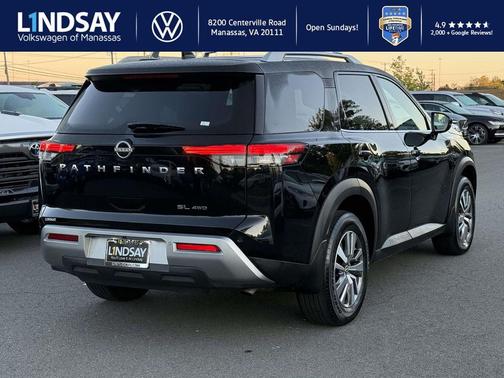 2022 Nissan Pathfinder SL 4WD