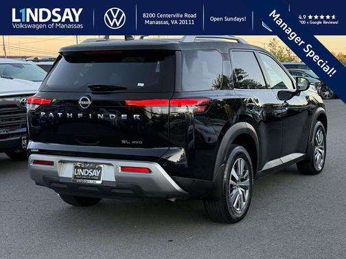 2022 Nissan Pathfinder SL 4WD