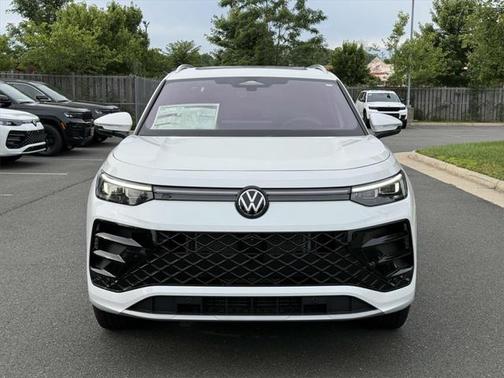 2025 Volkswagen Tiguan 2.0T SEL R-Line 4MOTION