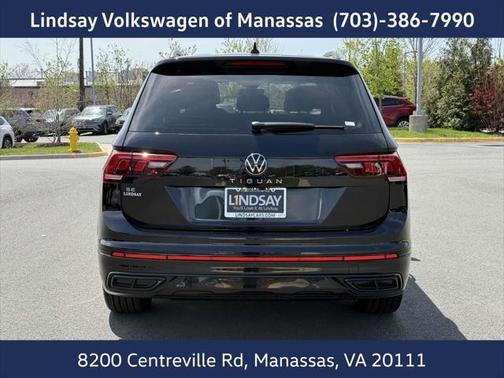 2024 Volkswagen Tiguan 2.0T SE R-Line Black