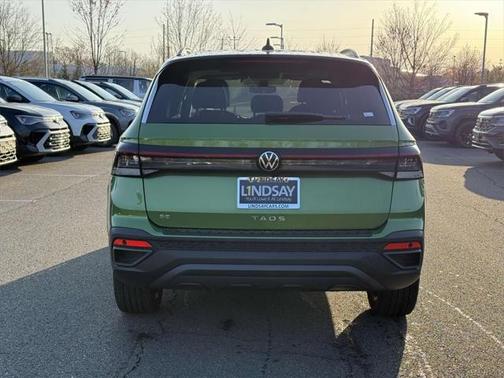 2025 Volkswagen Taos 1.5T SE Black