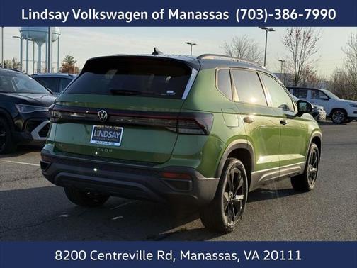 2025 Volkswagen Taos 1.5T SE Black