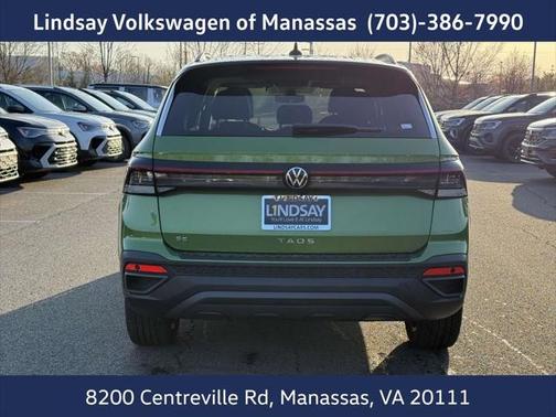 2025 Volkswagen Taos 1.5T SE Black