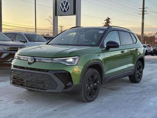 2025 Volkswagen Taos 1.5T SE Black