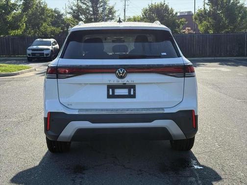 2025 Volkswagen Tiguan 2.0T SE