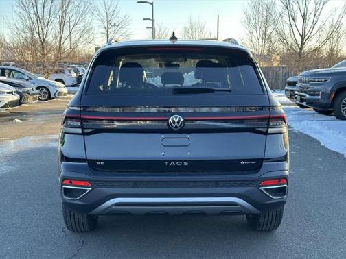 2025 Volkswagen Taos 1.5T SE