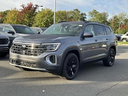 2025 Volkswagen Atlas 2.0T SE w/Technology 4MOTION