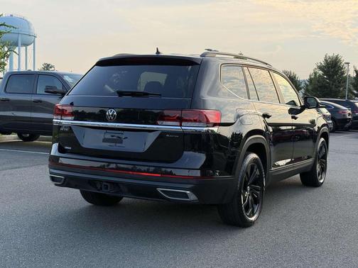 2023 Volkswagen Atlas 3.6L SE w/Technology