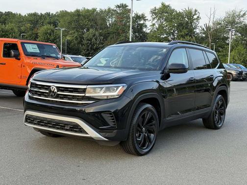 2023 Volkswagen Atlas 3.6L SE w/Technology