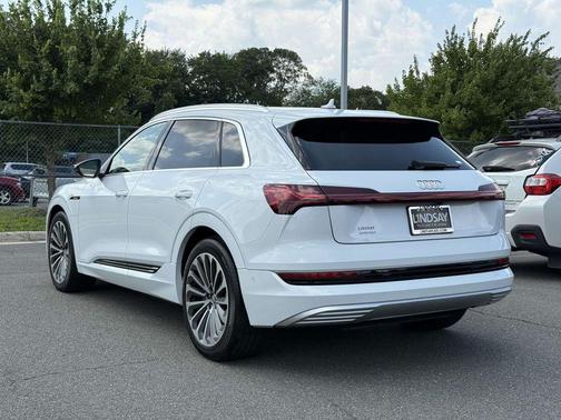 2019 Audi e-tron Premium Plus